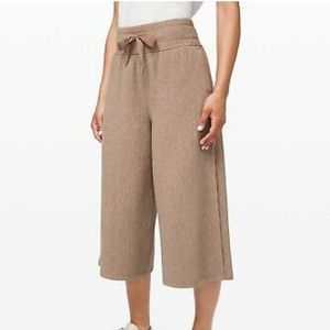 Lululemon rippled wide leg high rise crop
